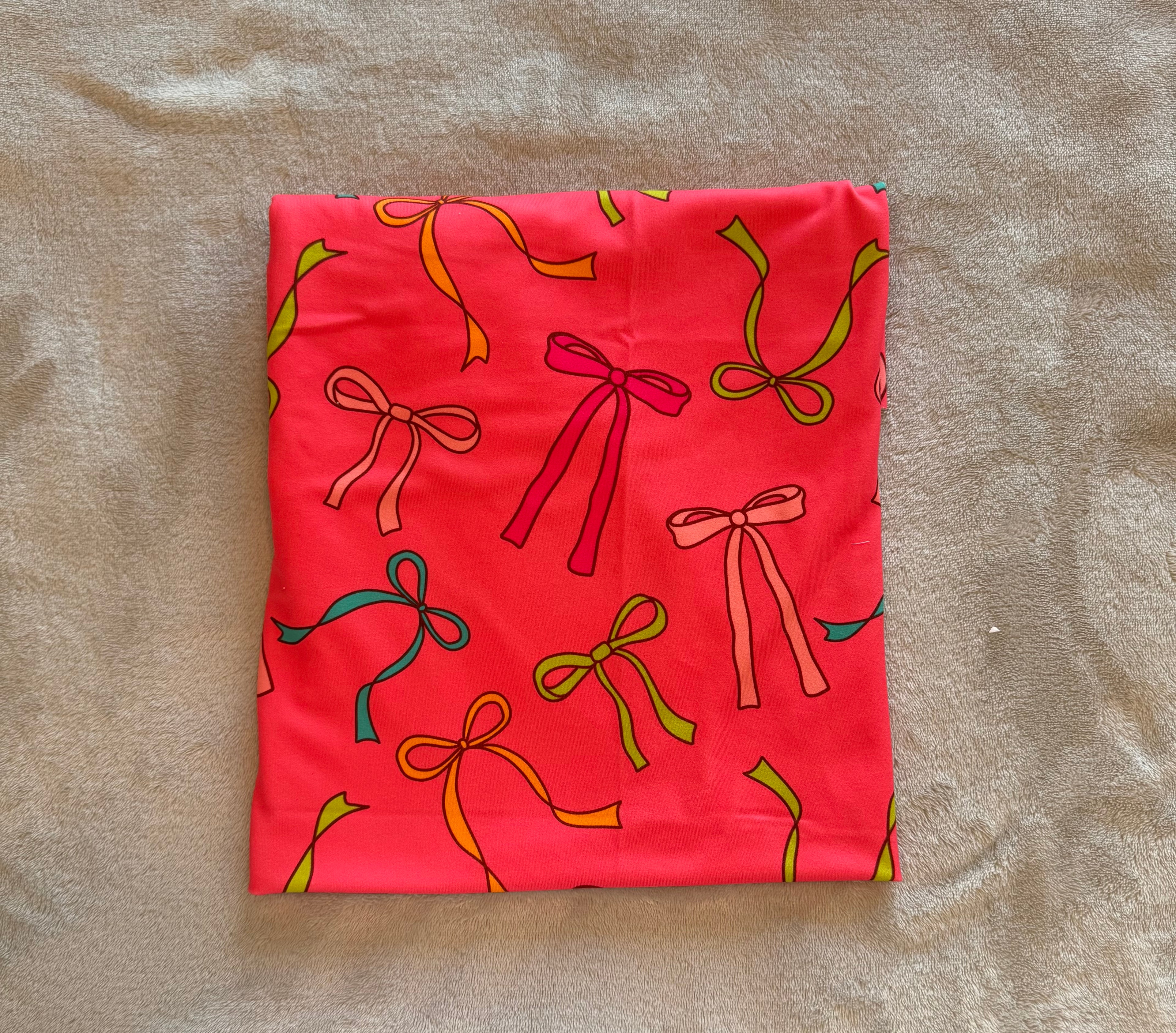 Colorful bows (1 available)